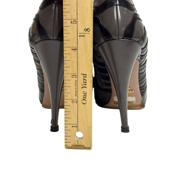 Prada Women's Ankle Boots Grey Leather Tiger Booties Heeled Zip EU 39 US 8.5 - Picture 4 of 9